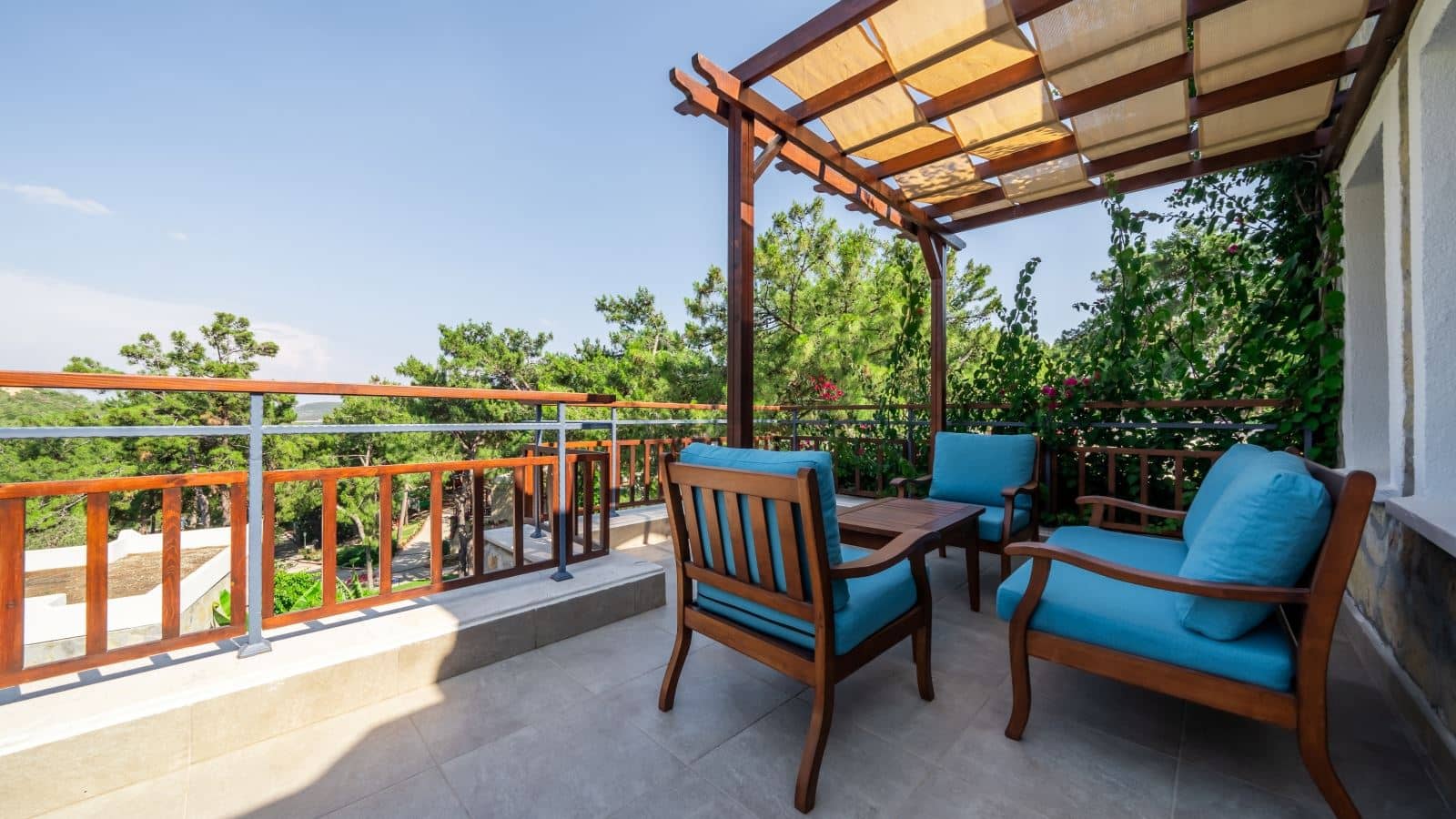 rooms-club-family-room
