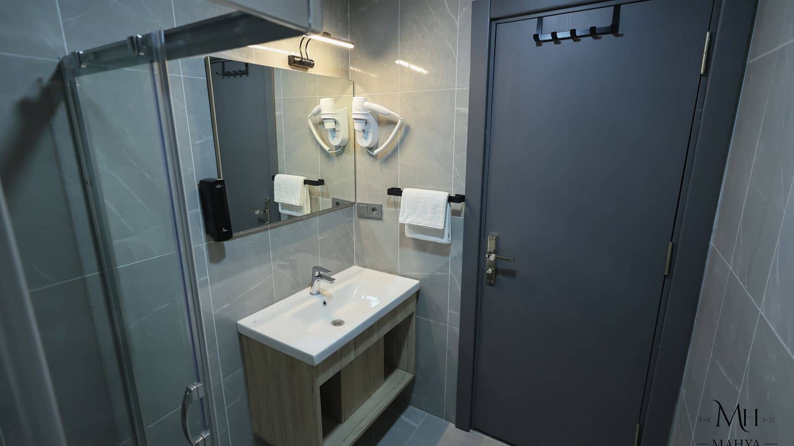 rooms-superior-room