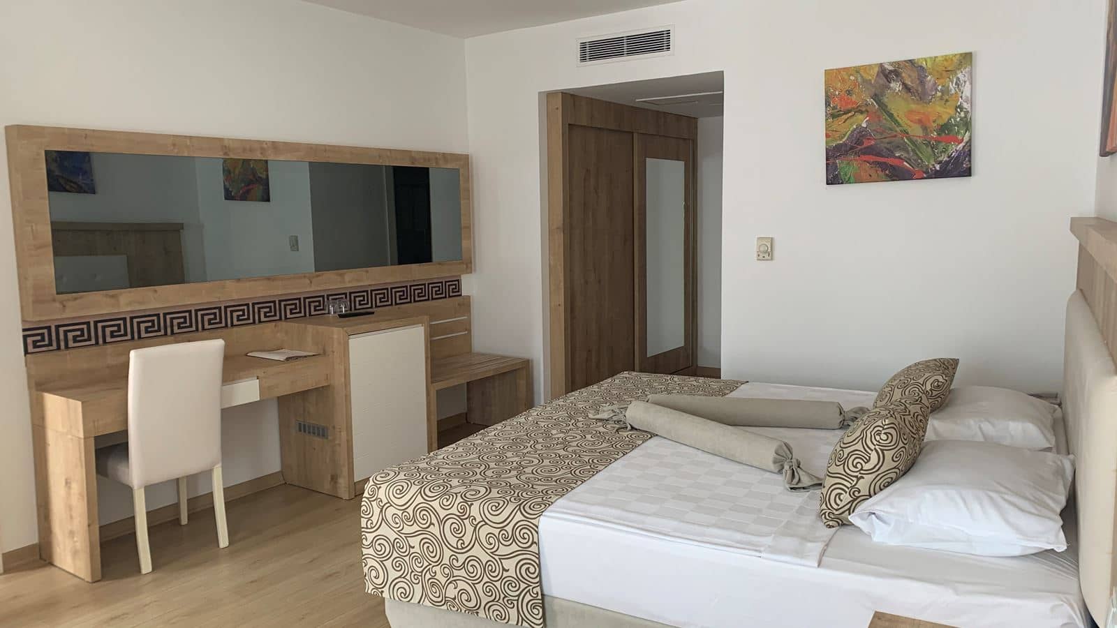 rooms-family-room-pool-side-connecting-2-rooms