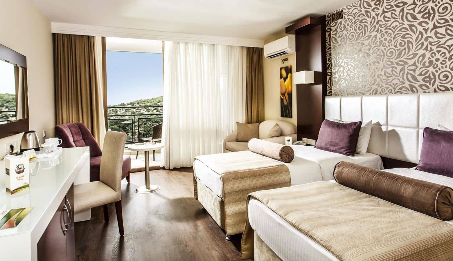 rooms-deluxe-room-land-view