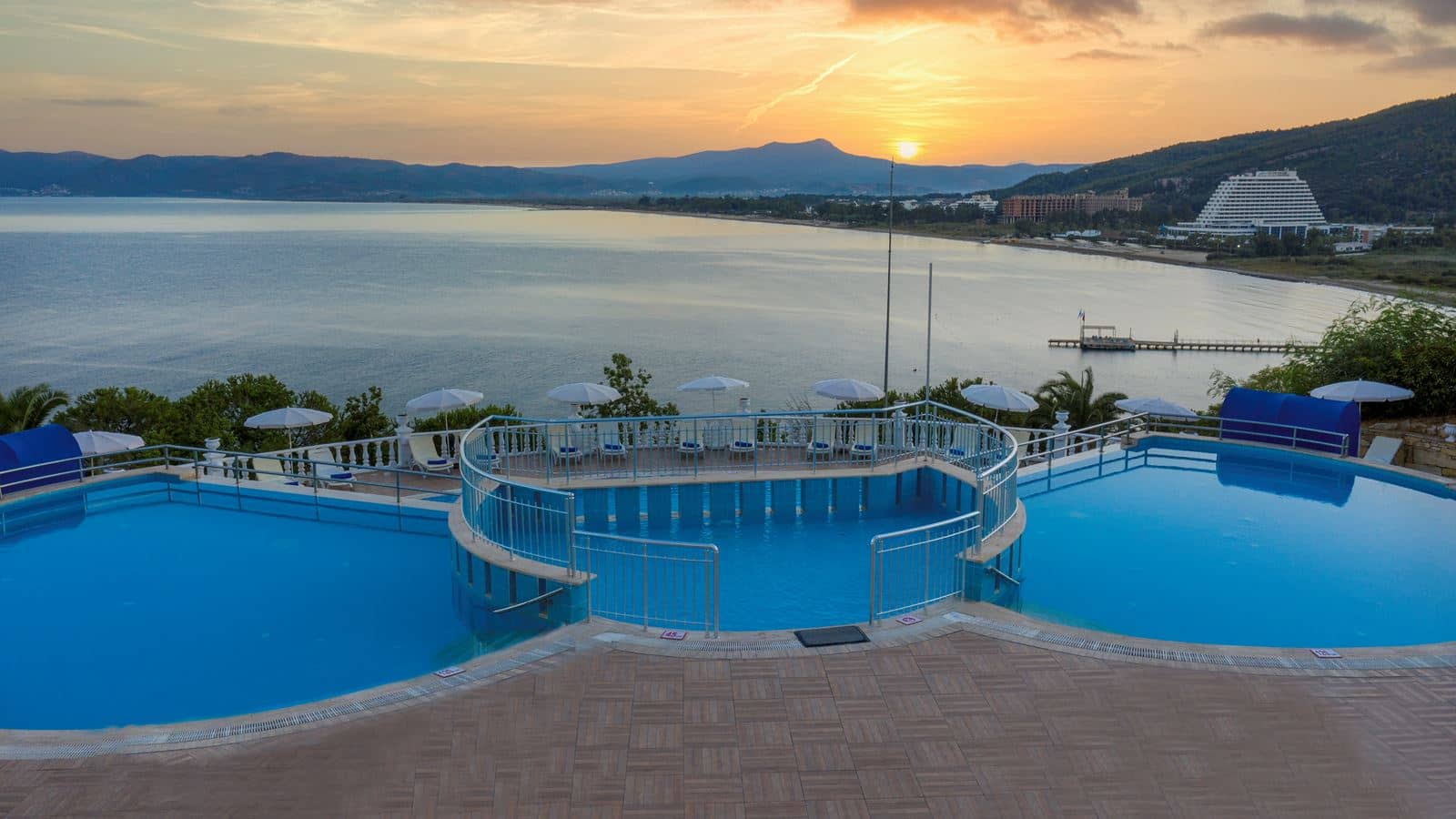 pools-outdoor-pool