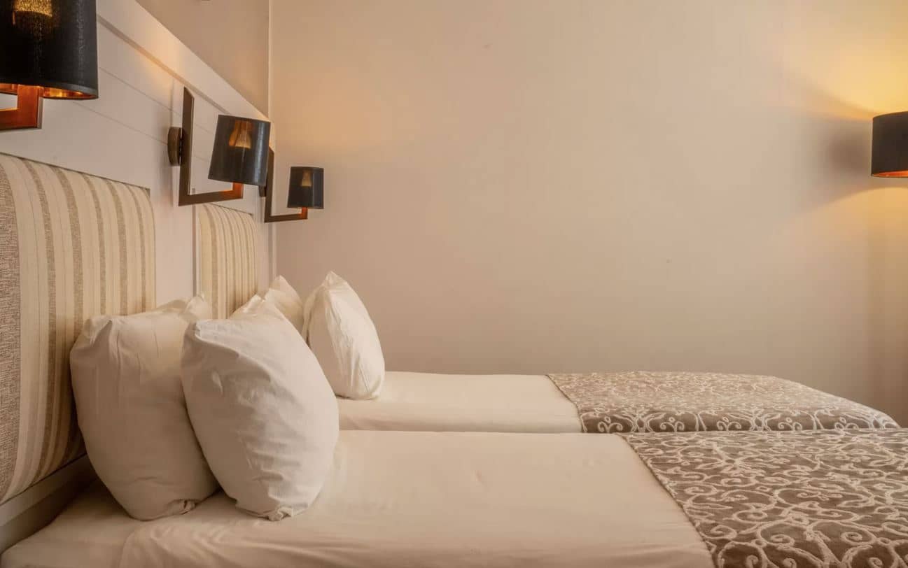 rooms-family-room