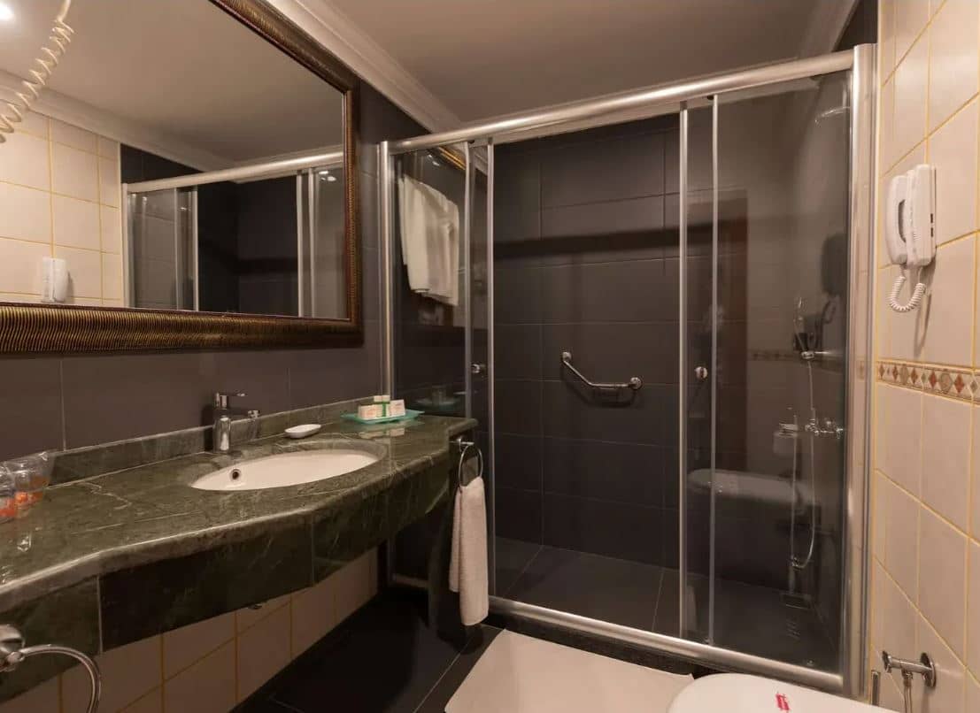 rooms-family-room