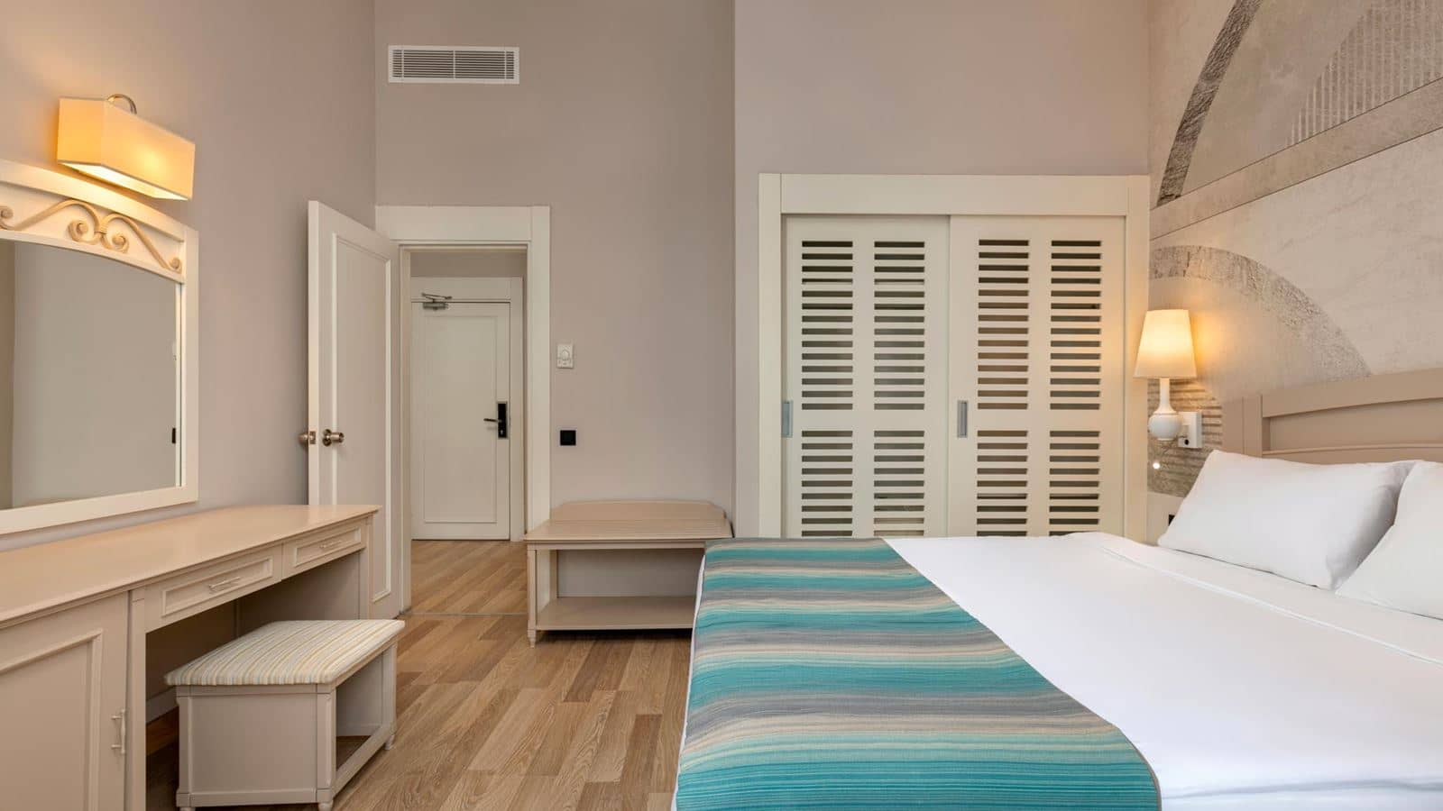 rooms-family-room