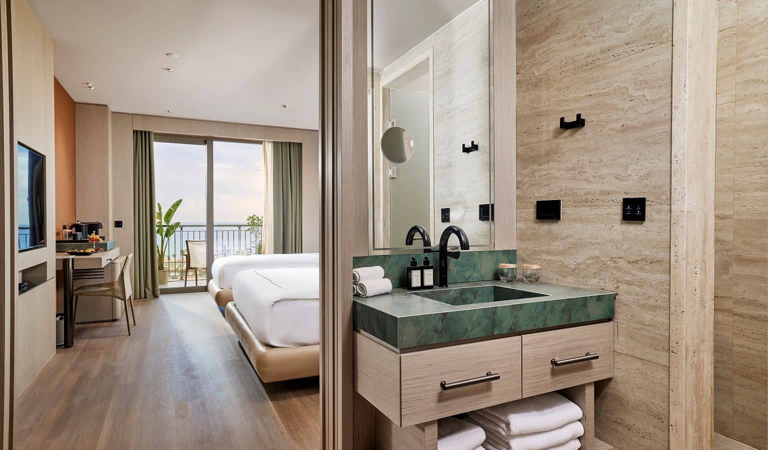 rooms-superior-sea-view-room