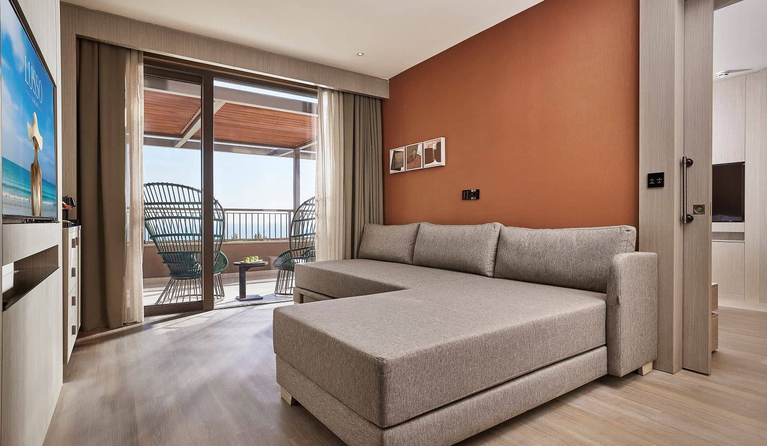 rooms-superior-family-suite-sea-view-room
