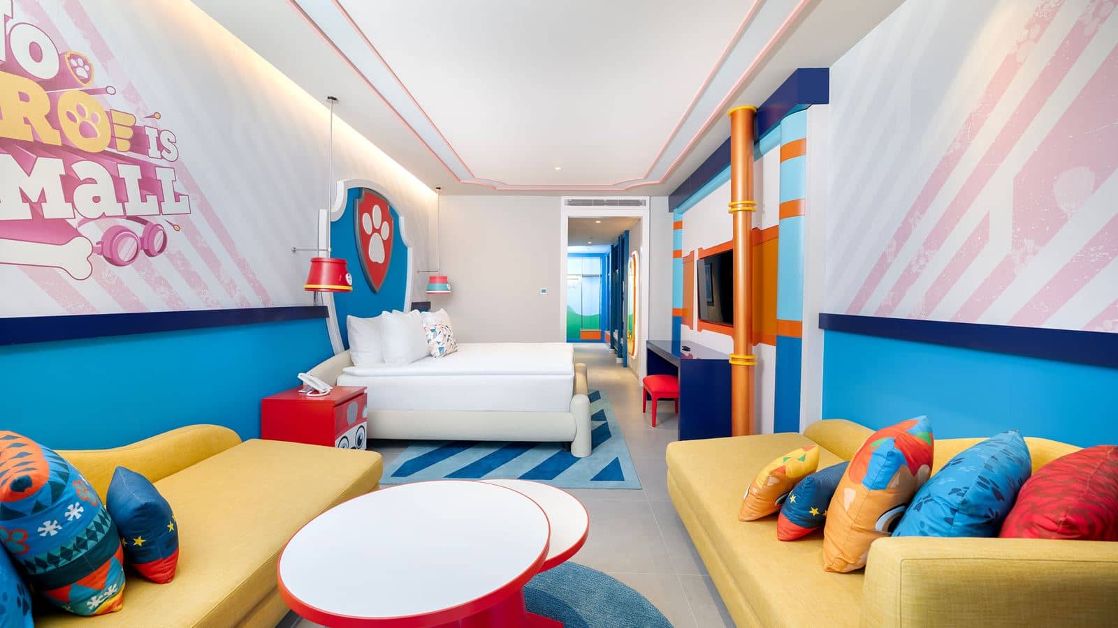 rooms-themed-deluxe-suite