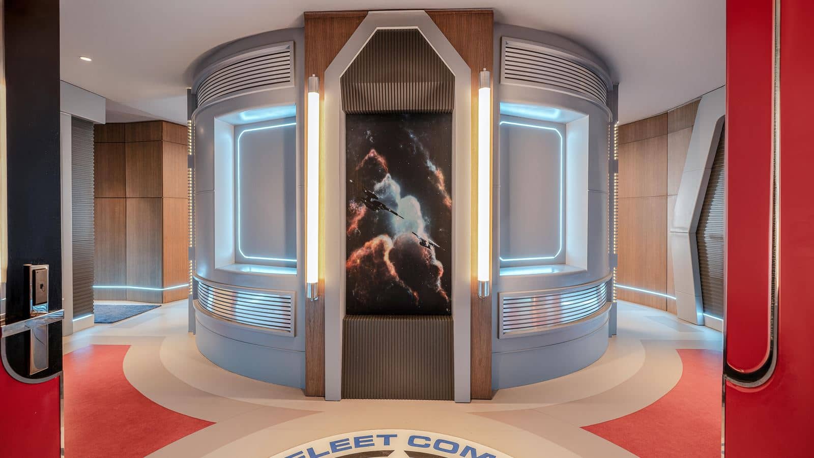 rooms-themed-iconic-suite