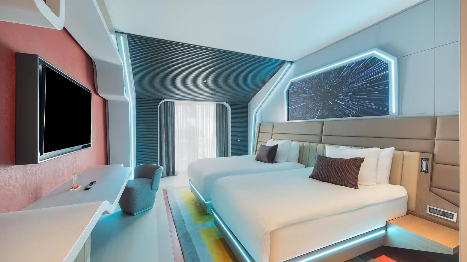 rooms-themed-iconic-suite