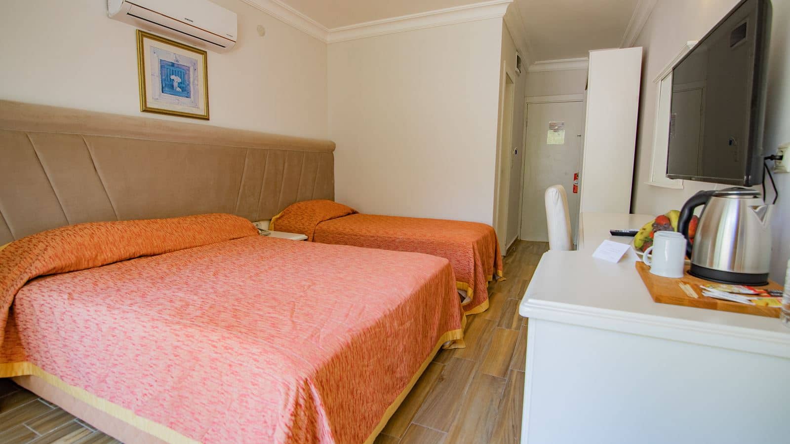 rooms-standard-land-view