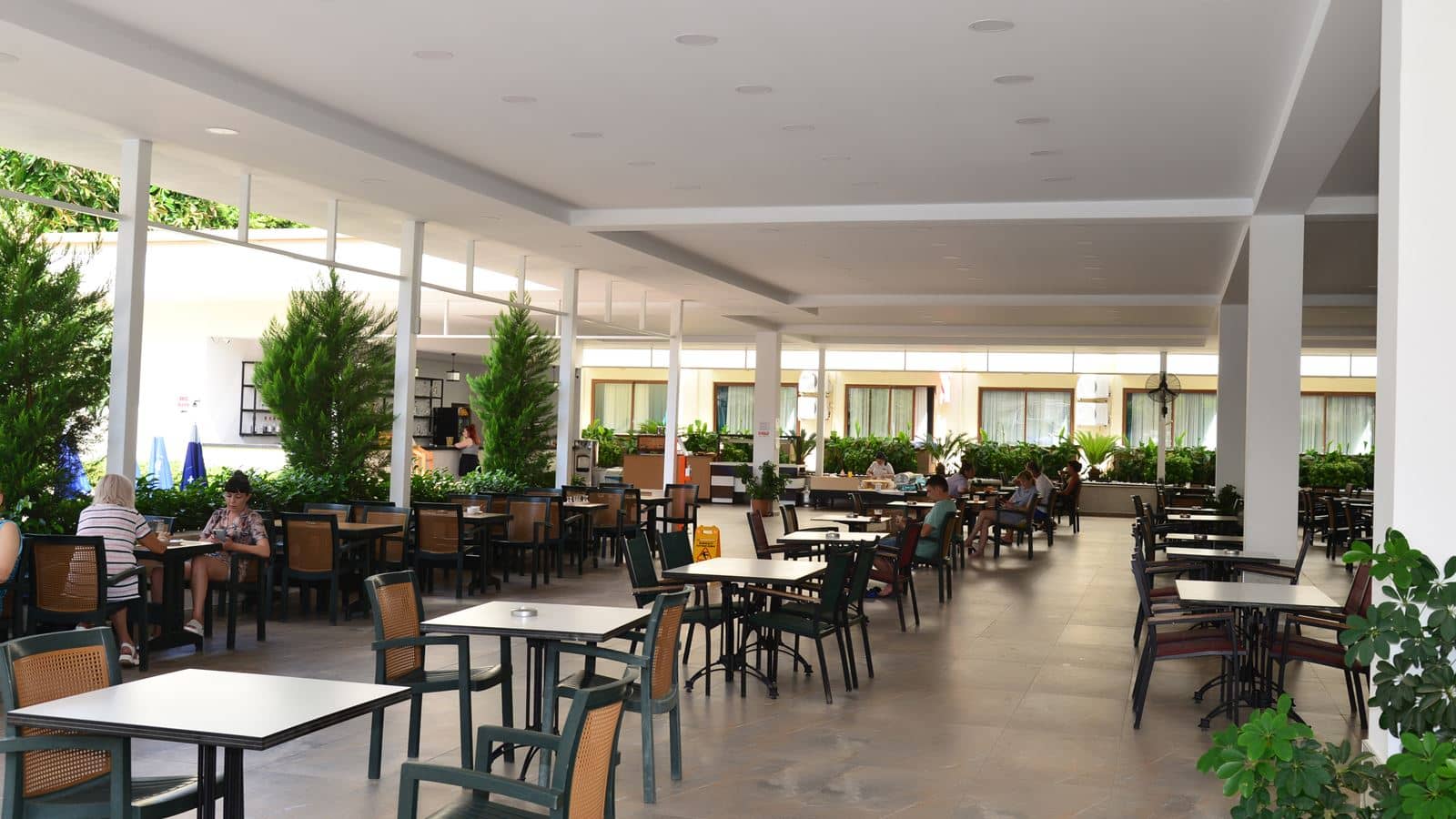 restaurants-restaurant