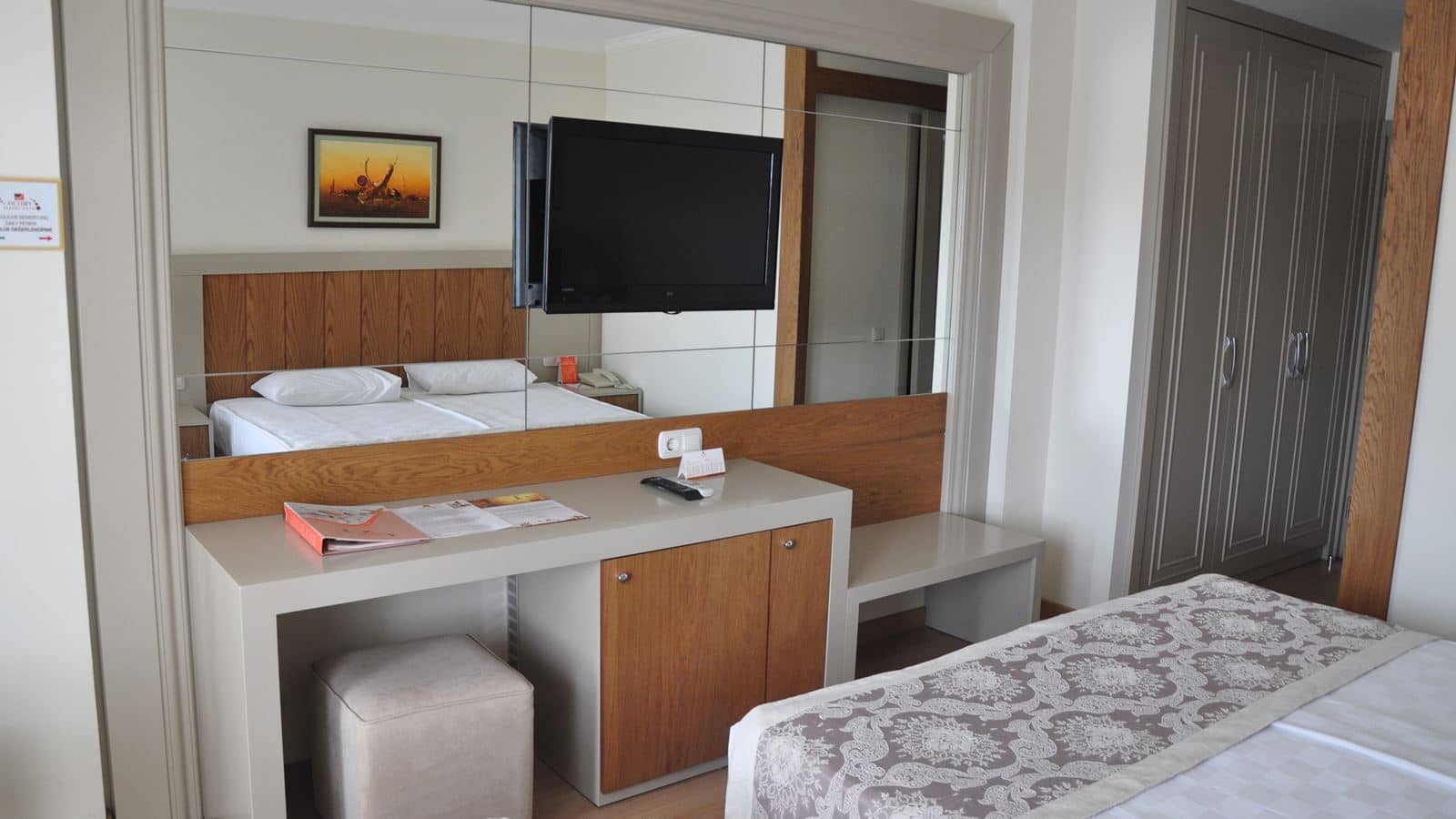 rooms-superior-room-with-balcony