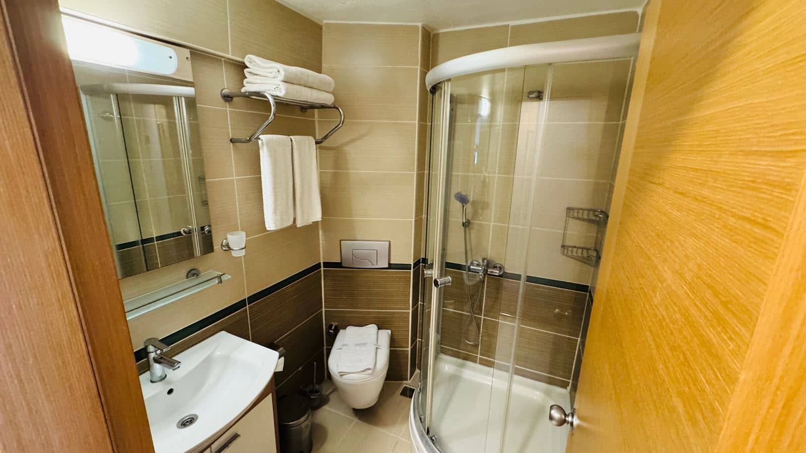 rooms-standard-room-land-view