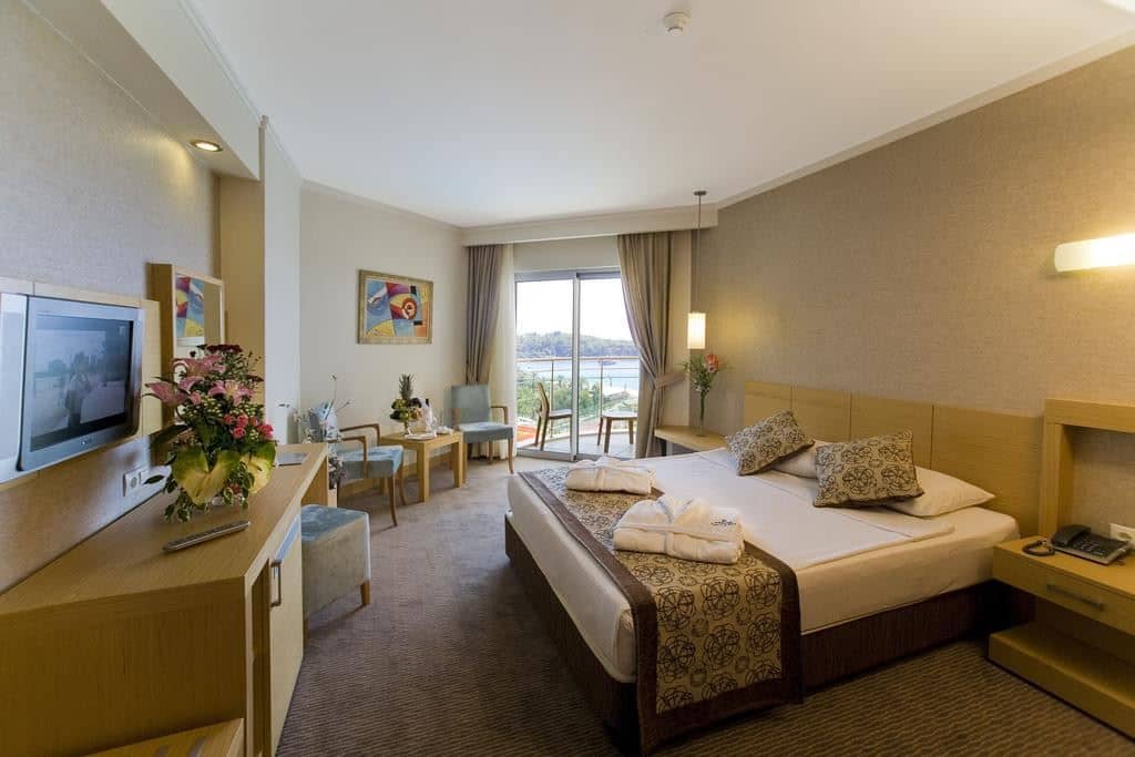 rooms-family-room
