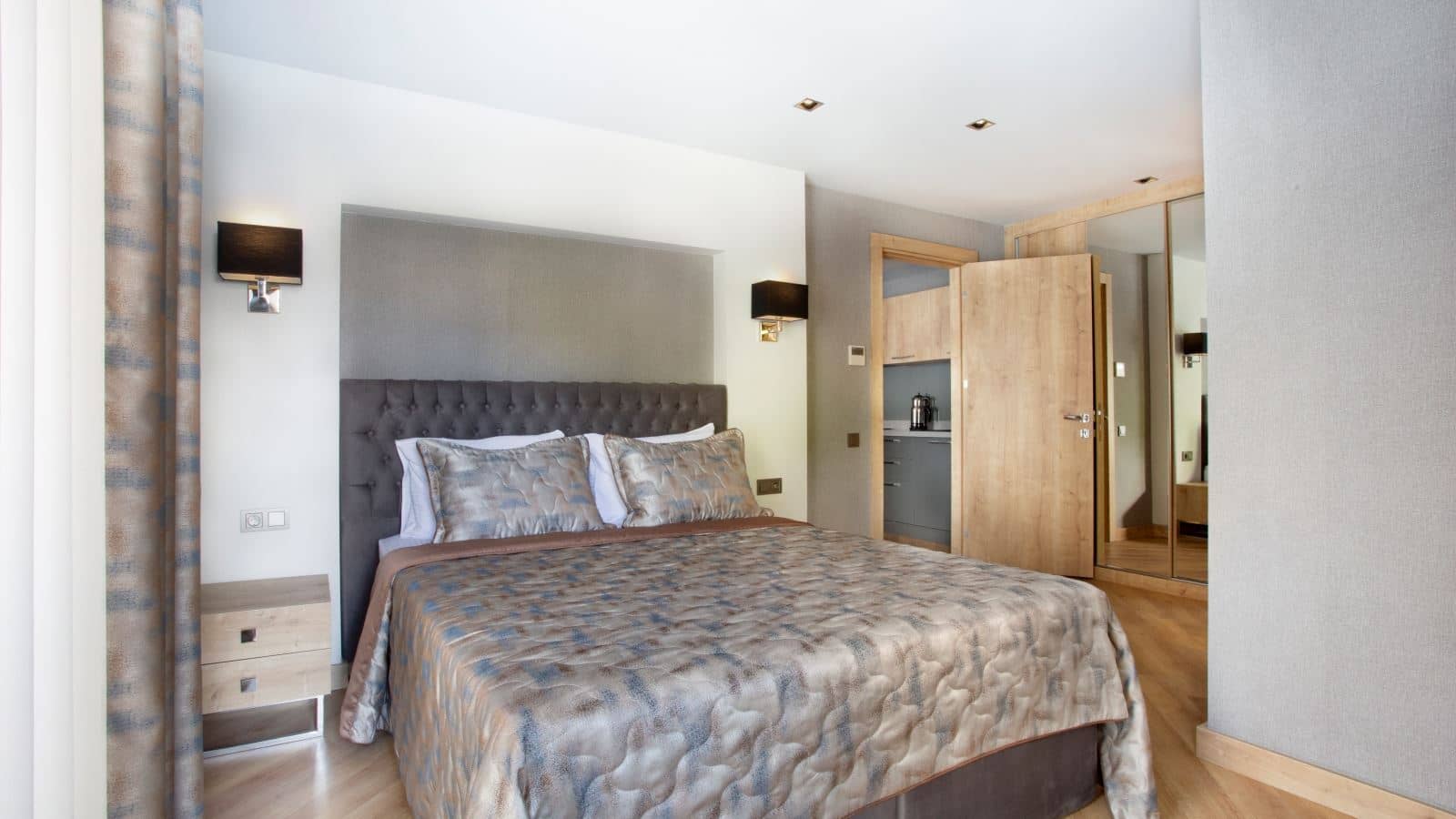 rooms-grand-suit