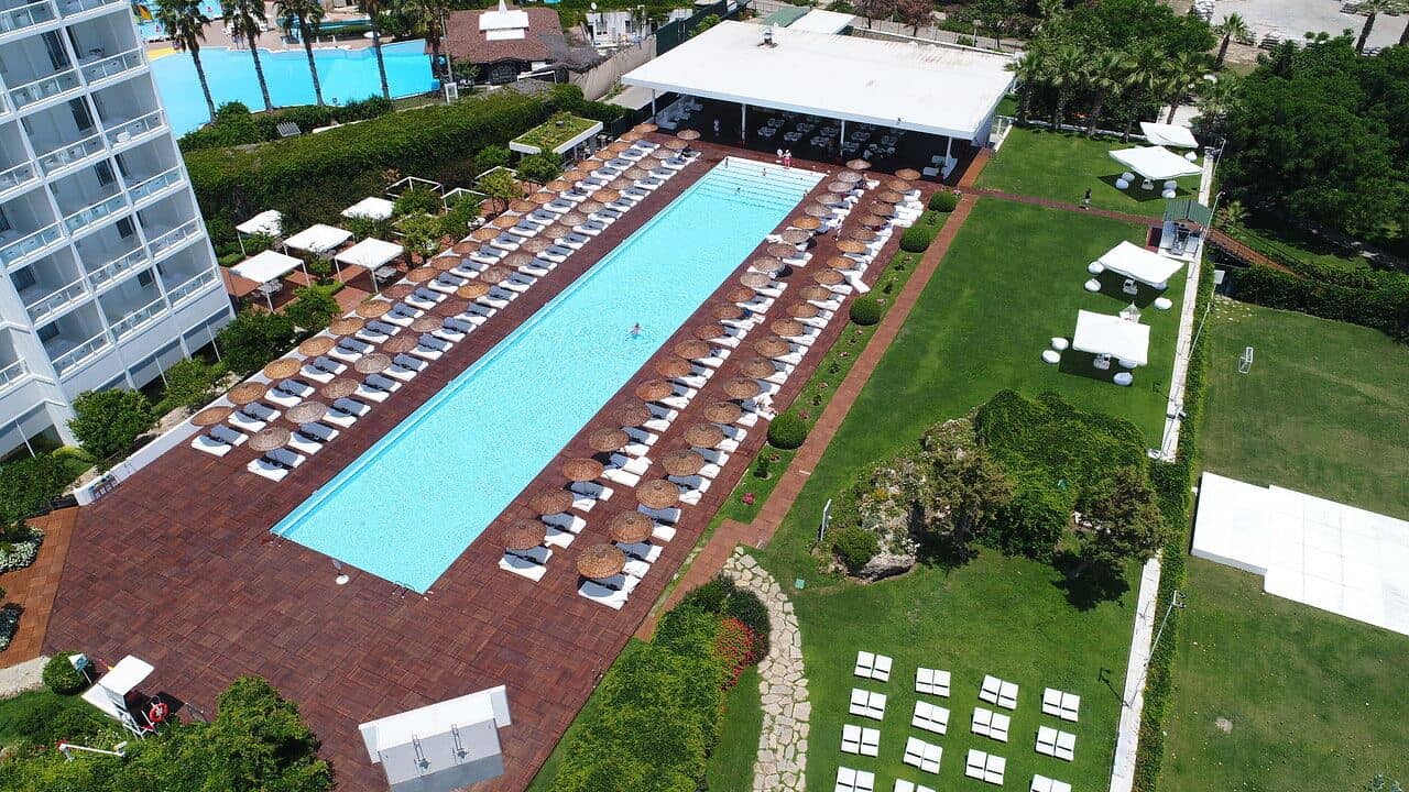 pools-outdoor-pool
