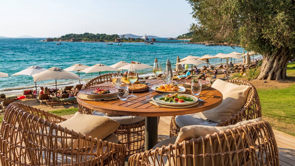 Golful și piscina de la Rixos Premium Bodrum