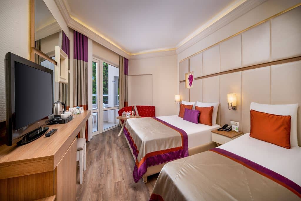 rooms-standard-room-with-balcony