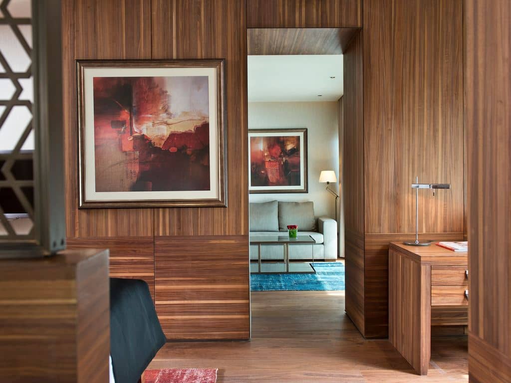 rooms-superior-suite-partial-sea-view