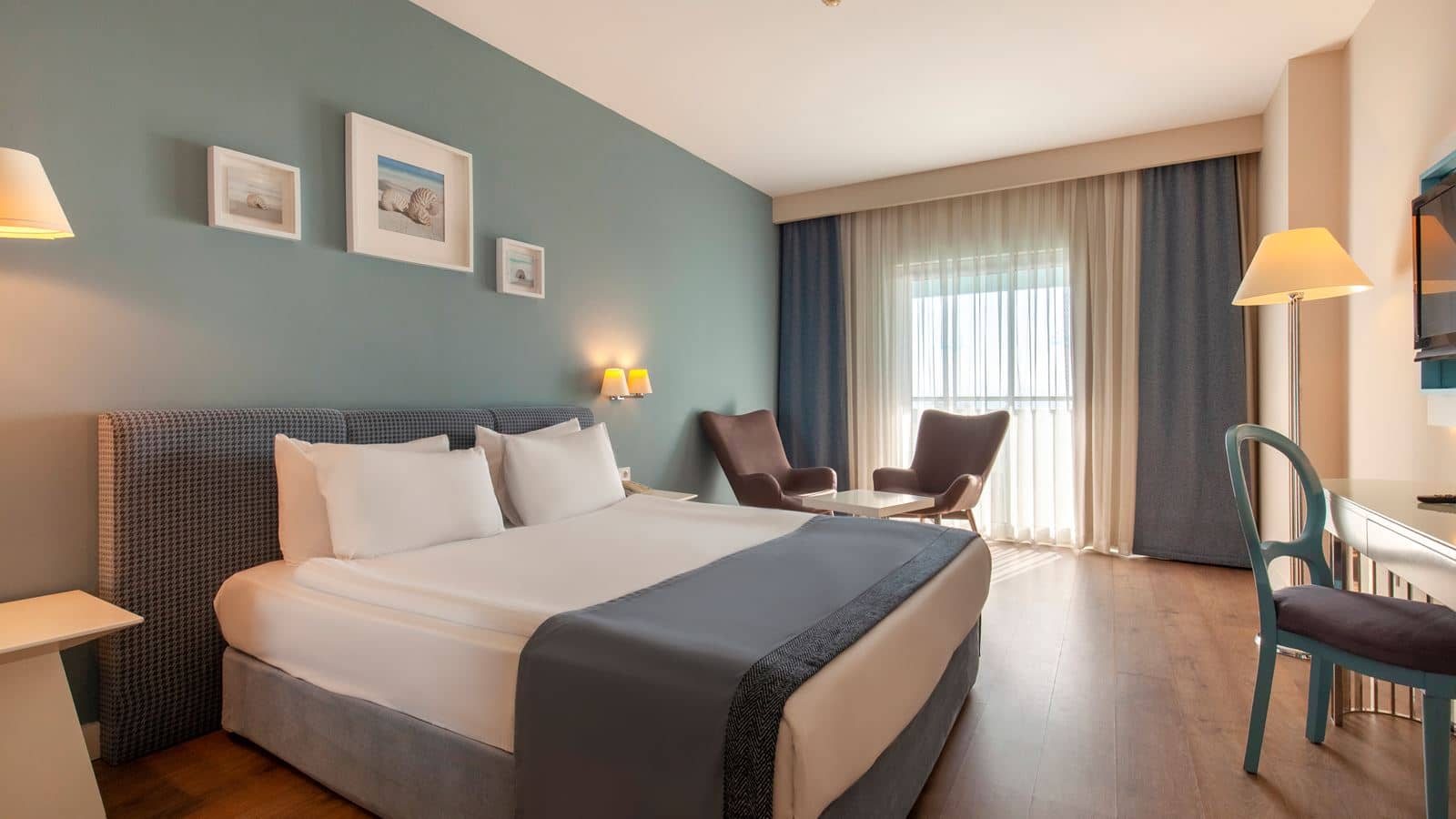 rooms-deluxe-room