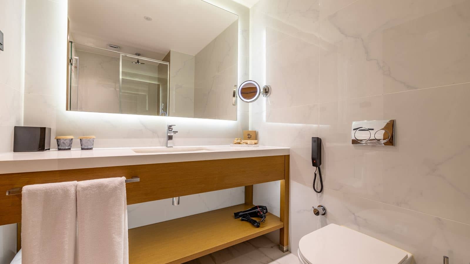 rooms-classic-room-landview