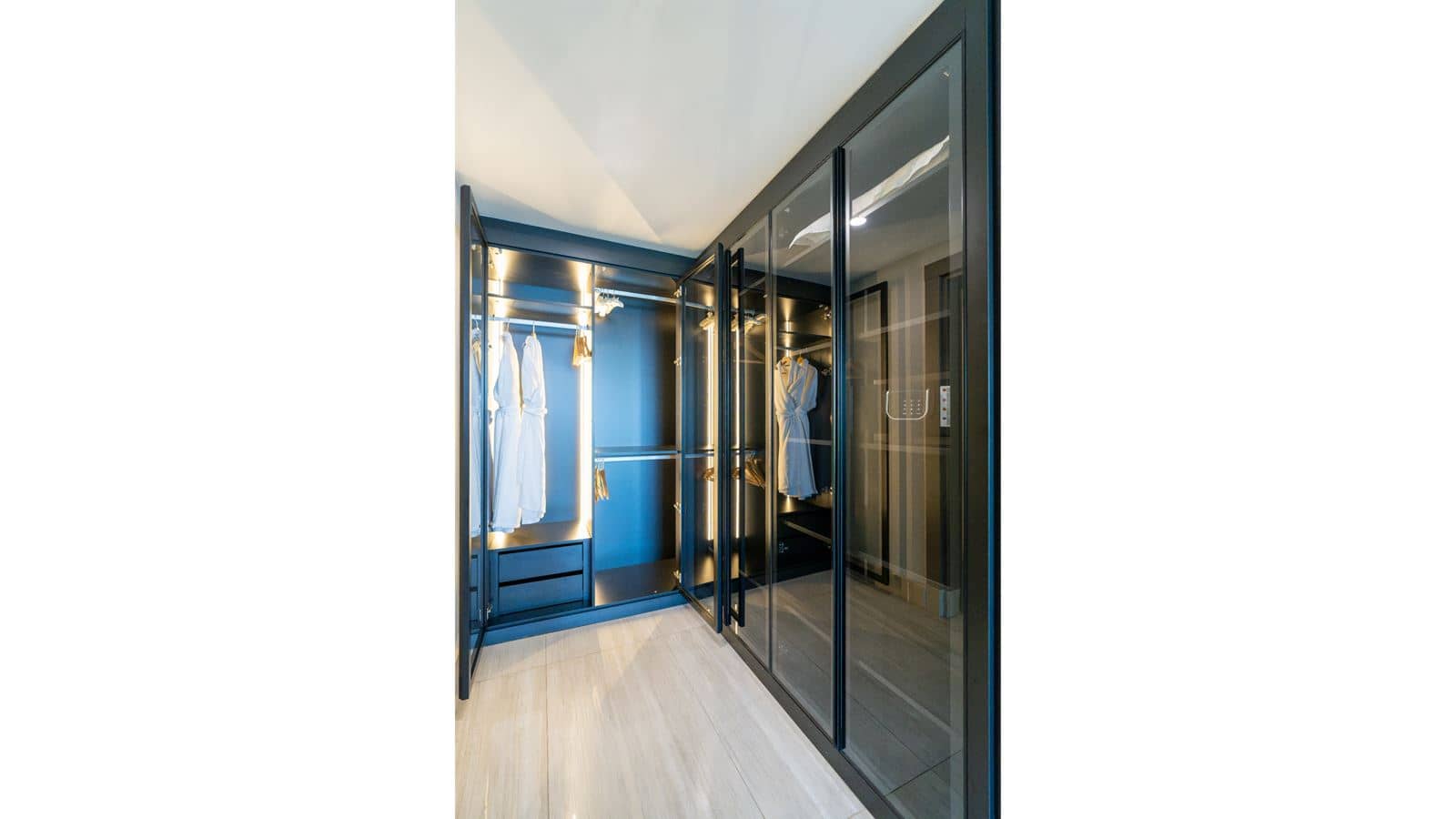 rooms-superior-pool-suite