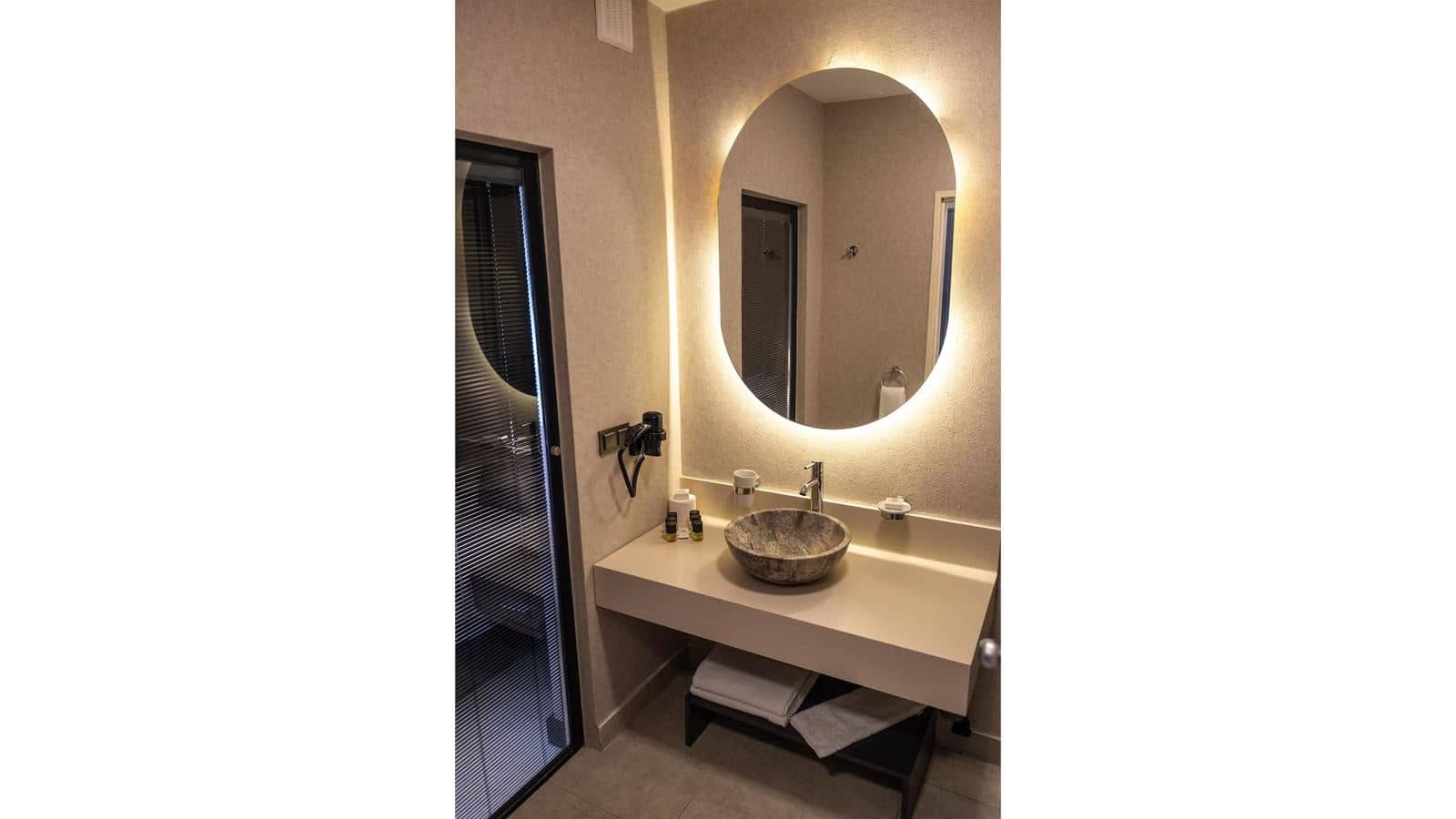 rooms-deluxe-room