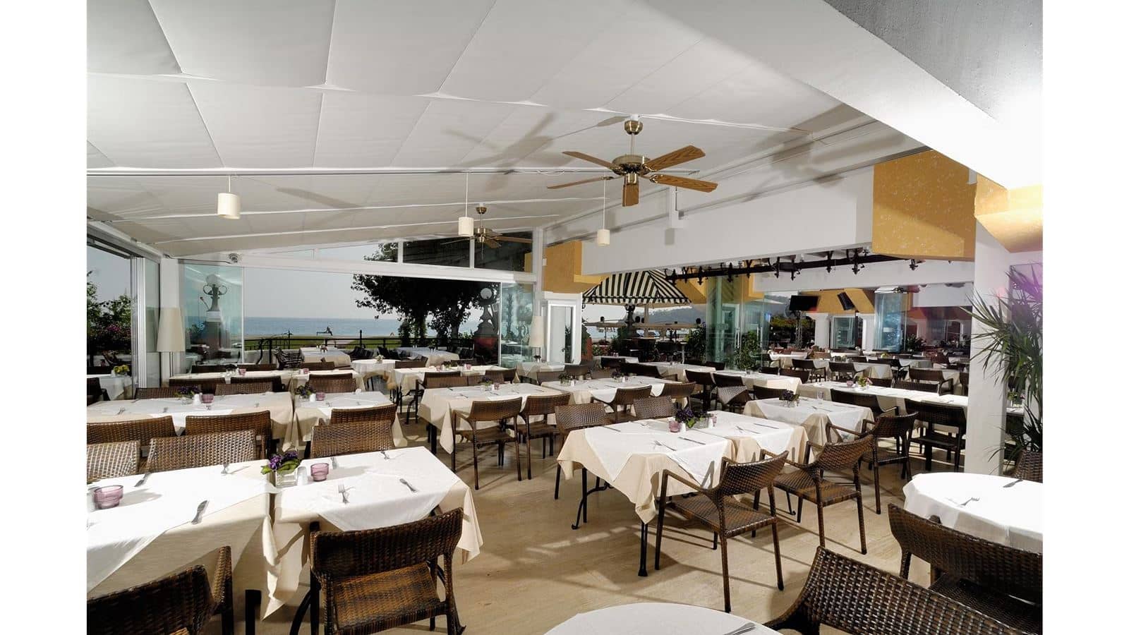 restaurants-open-buffet--main-restaurant