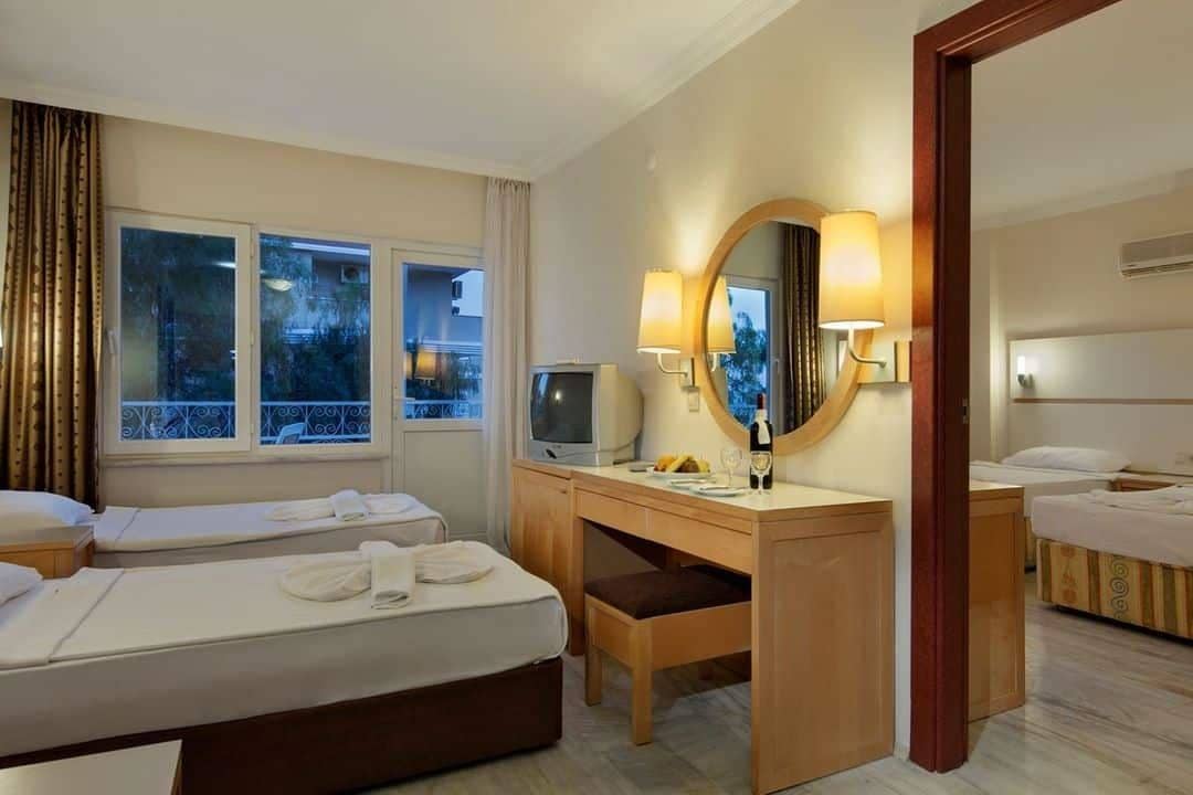 rooms-family-room
