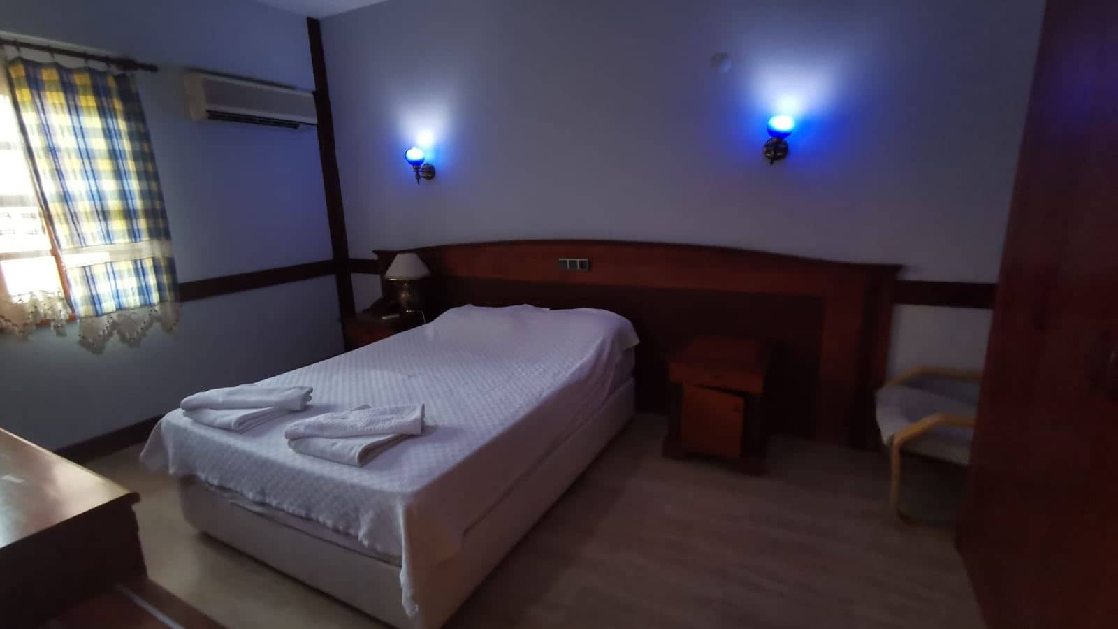 rooms-family-room-one-bedroom