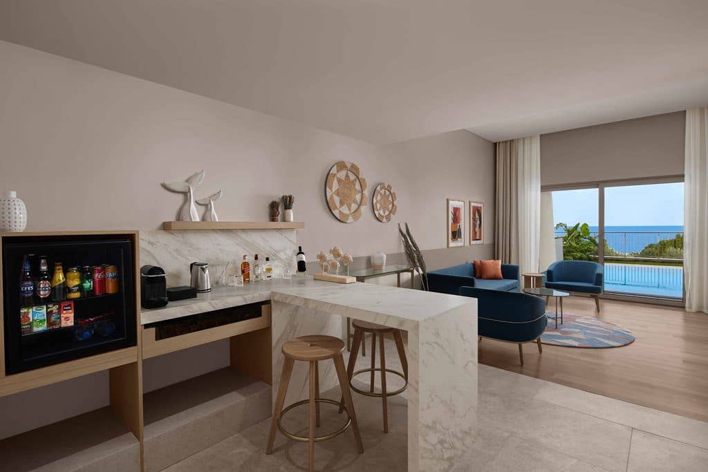 rooms-suite-with-private-pool-adult-area