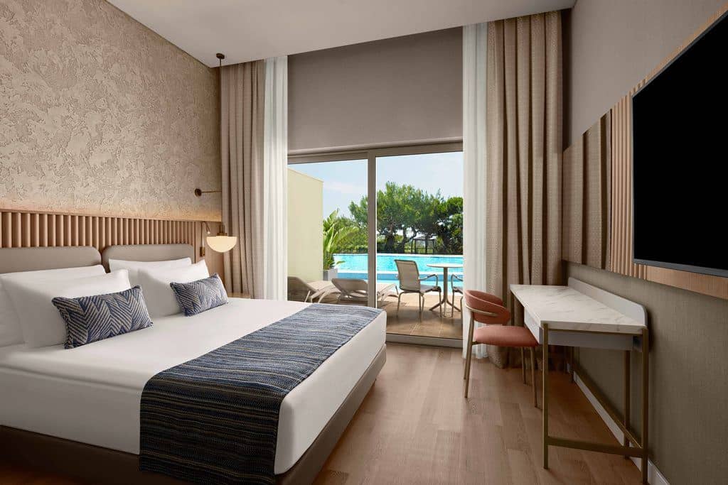 rooms-family-sea-view-swim-up