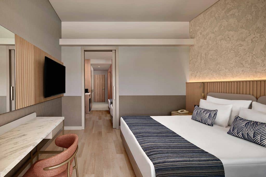 rooms-family-sea-view-swim-up