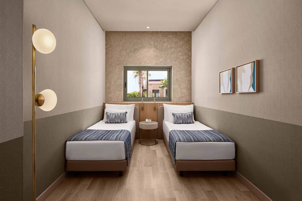rooms-family-superior-sea-view-swim-up