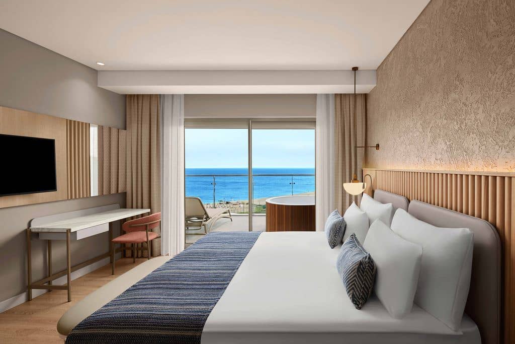 rooms-penthouse-with-jacuzzi-on-terrace--mixed-area