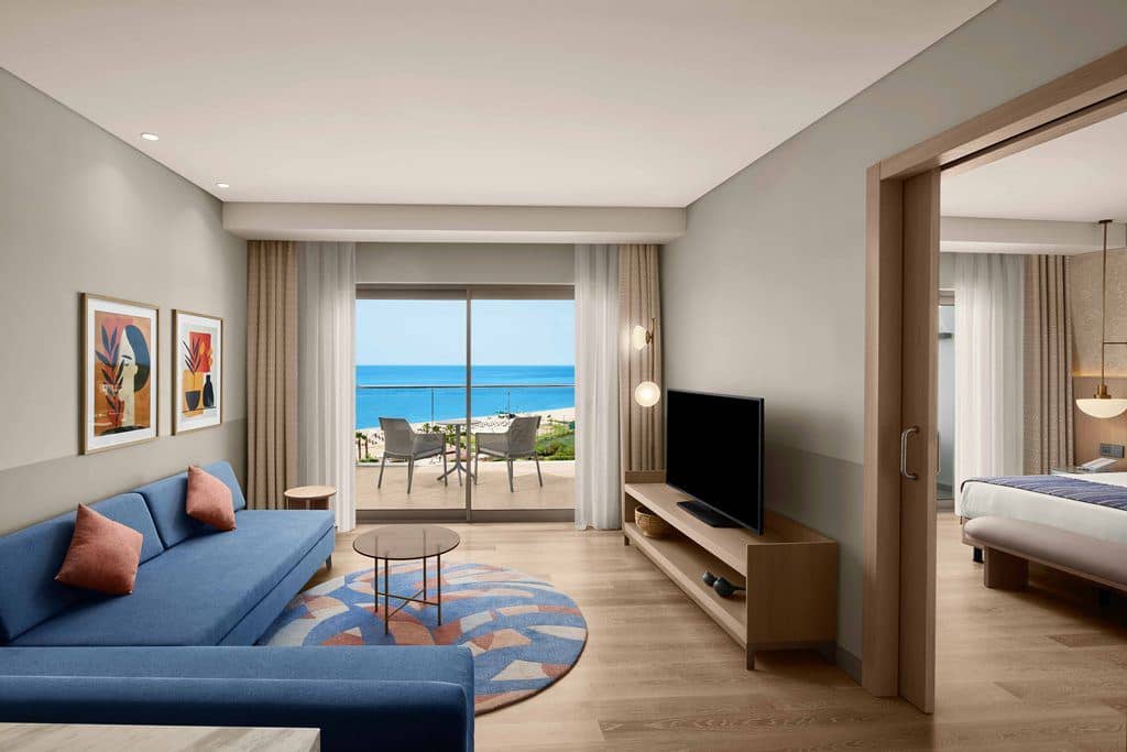 rooms-penthouse-with-jacuzzi-on-terrace--mixed-area