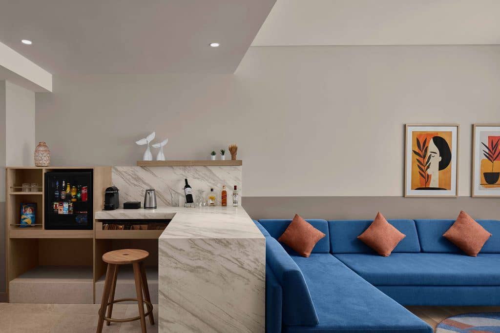 rooms-penthouse-with-jacuzzi-on-terrace--mixed-area
