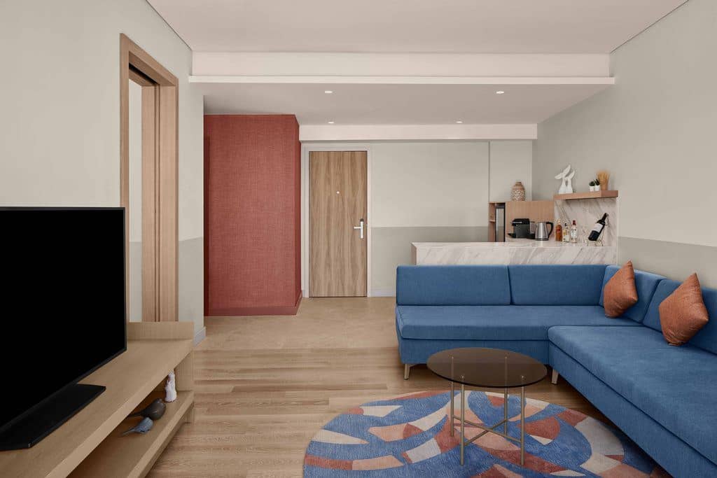 rooms-penthouse-with-jacuzzi-on-terrace--mixed-area