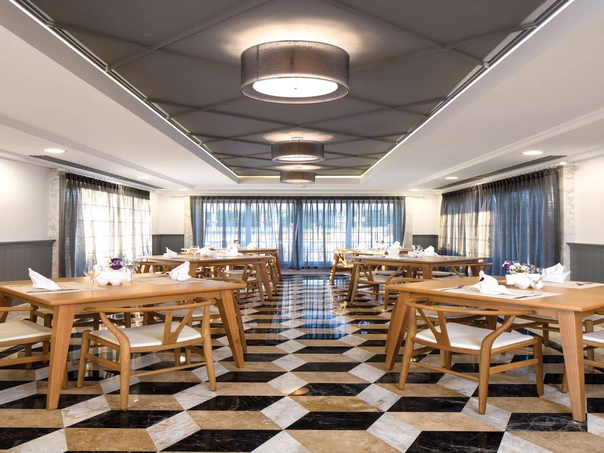 restaurants-azure-restaurant