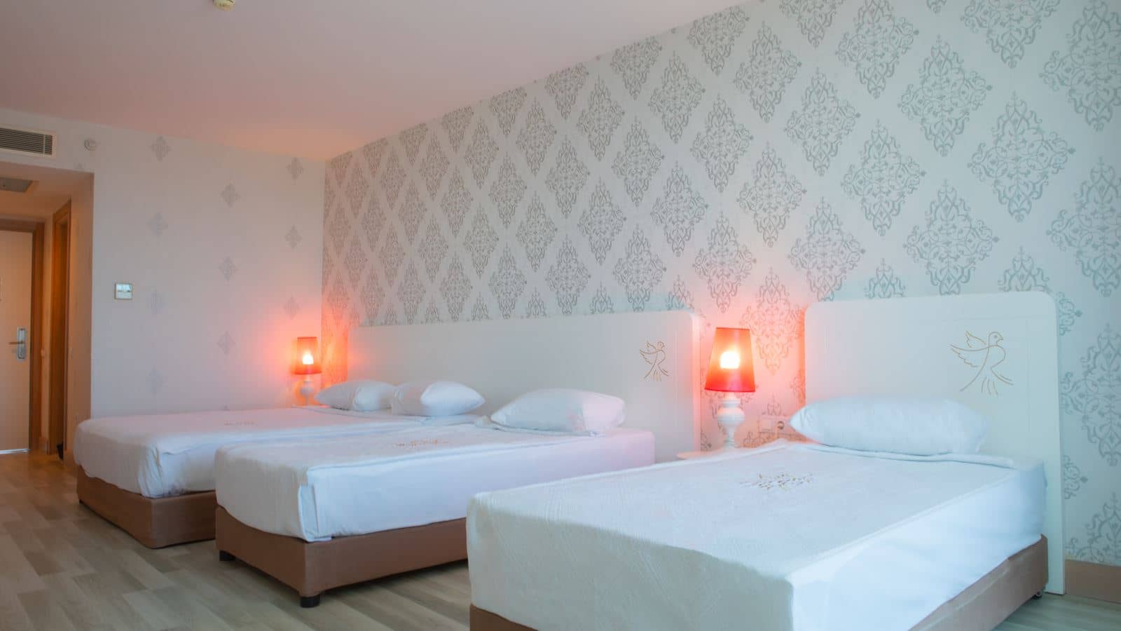 rooms-superior-room