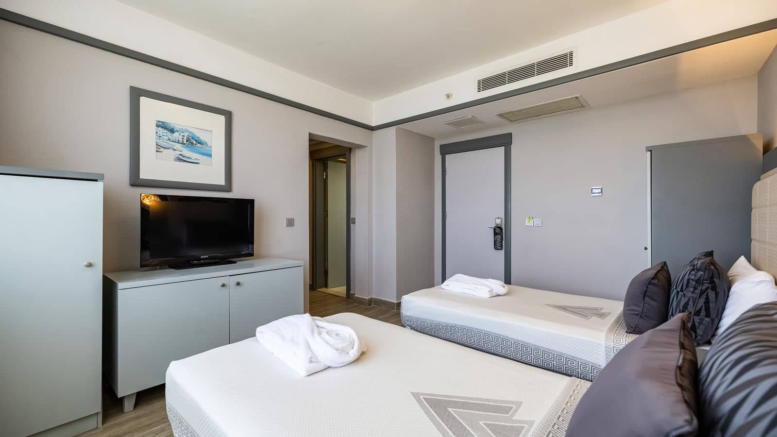 rooms-family-room-2-bedrooms