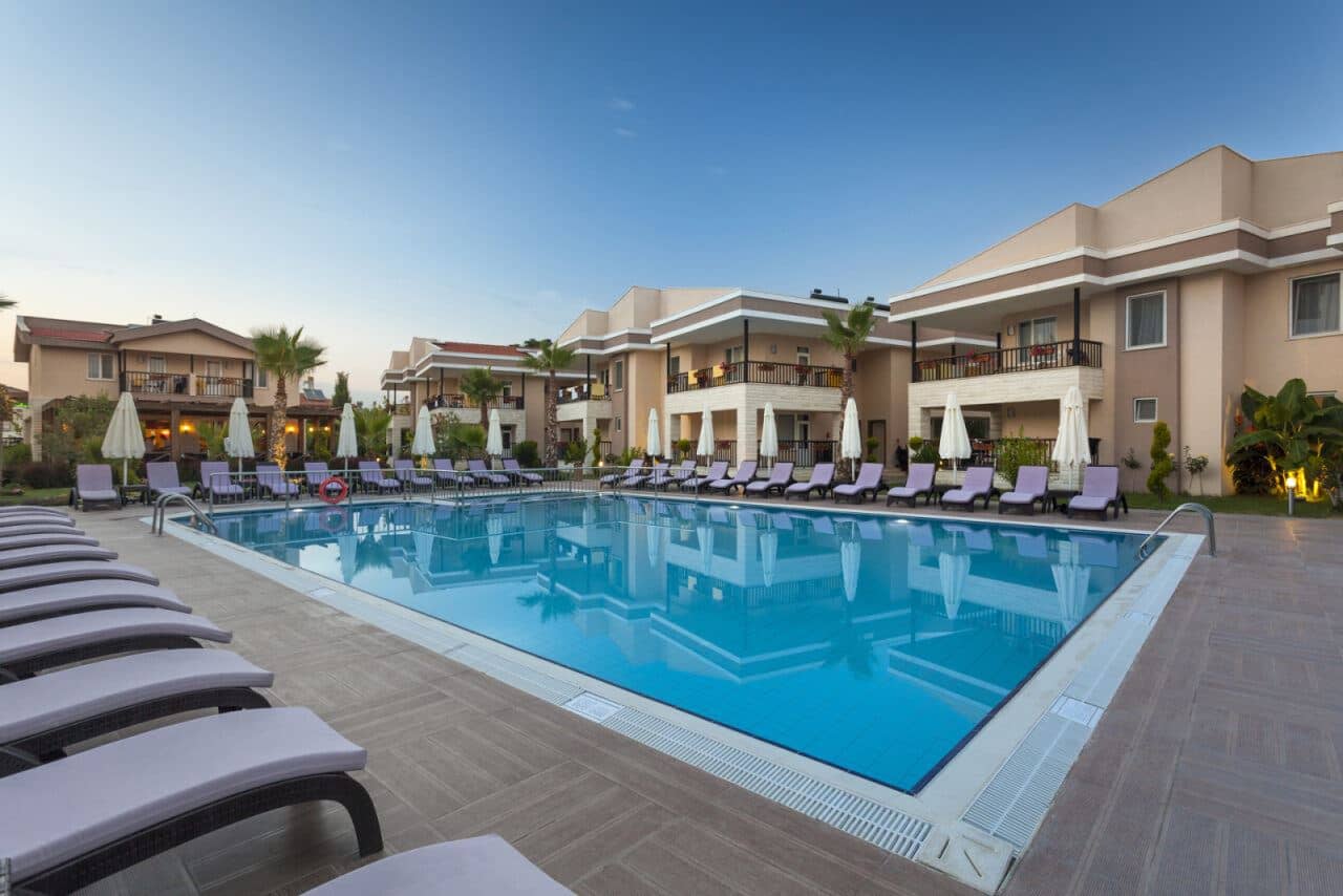 rooms-park-villa-family-room
