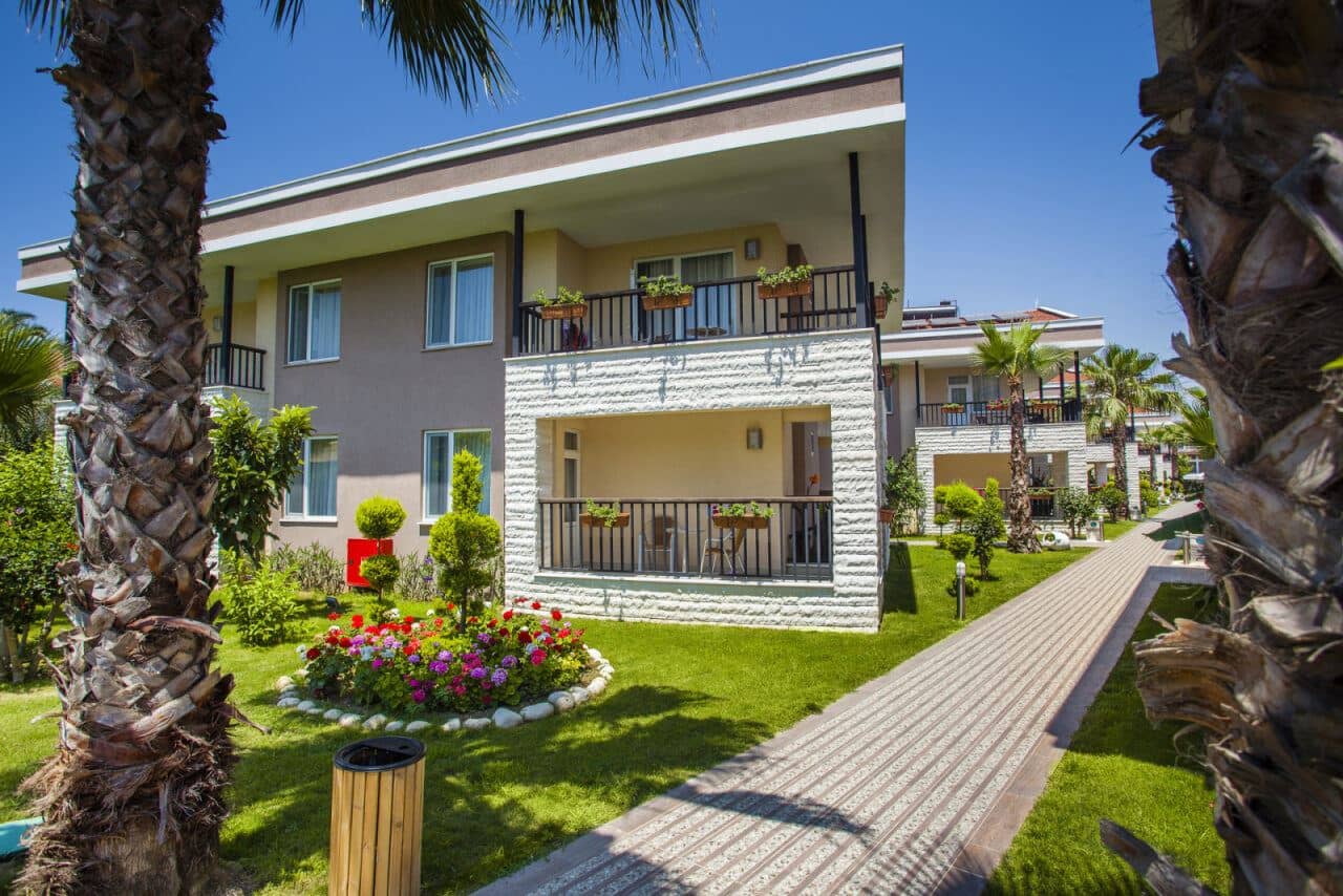 rooms-park-villa-family-room-2