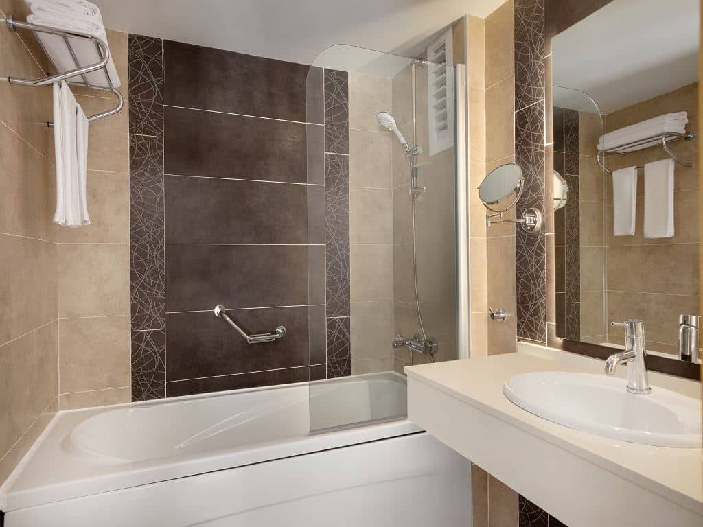 rooms-club-room-land-view-single-room