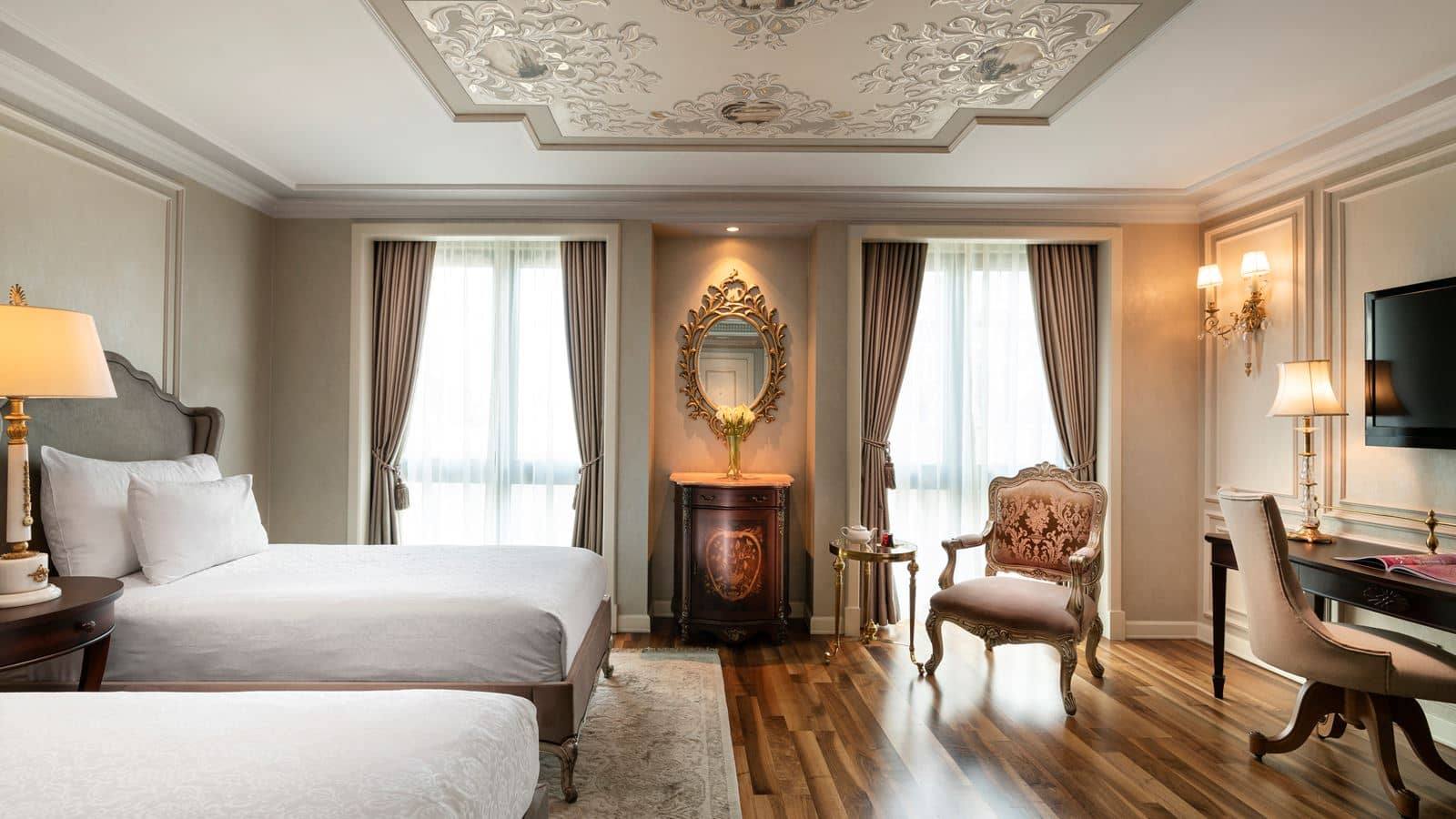 rooms-deluxe-room