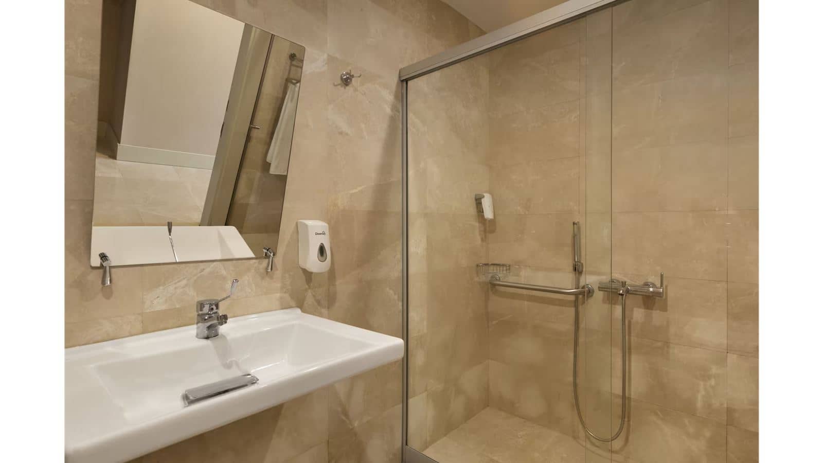 rooms-family-suite-2-bedrooms