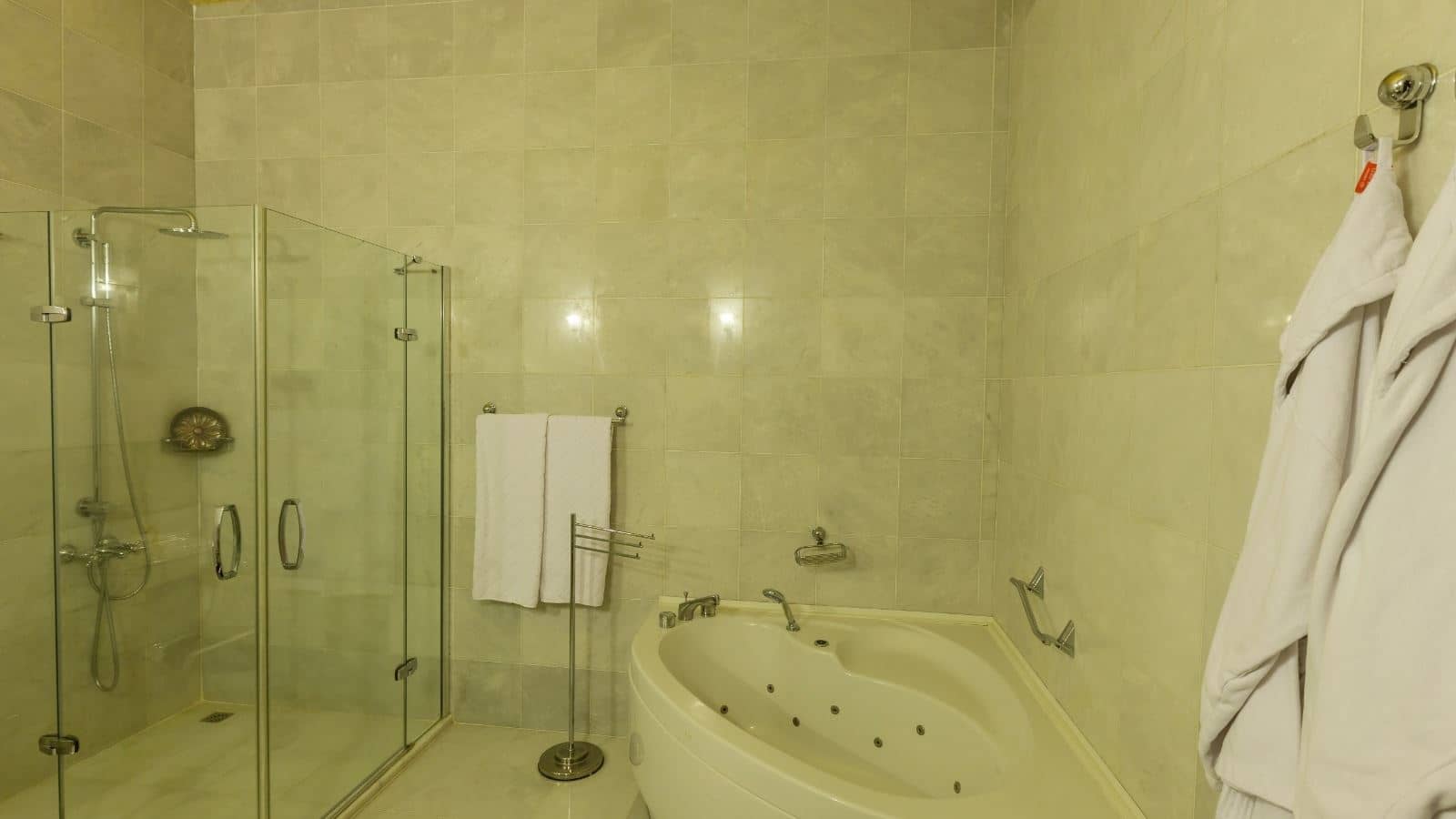 rooms-suite-room
