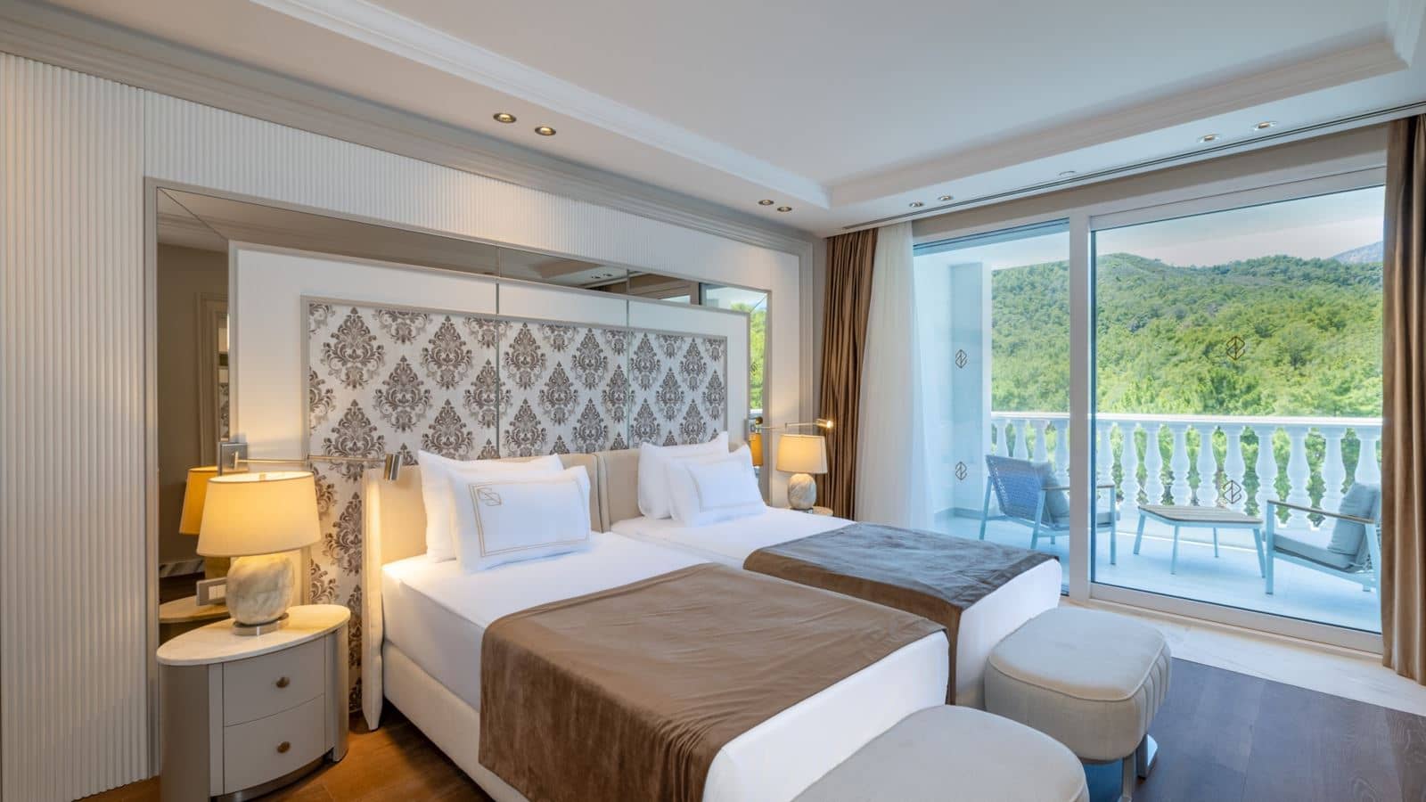 rooms-mare-signature-family-suite-land-view-venezia-building-6th-floor