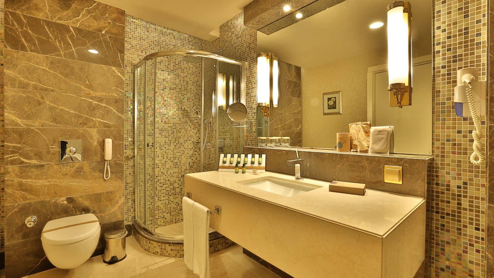 rooms-deluxe-room-sea-view--venezia-building-