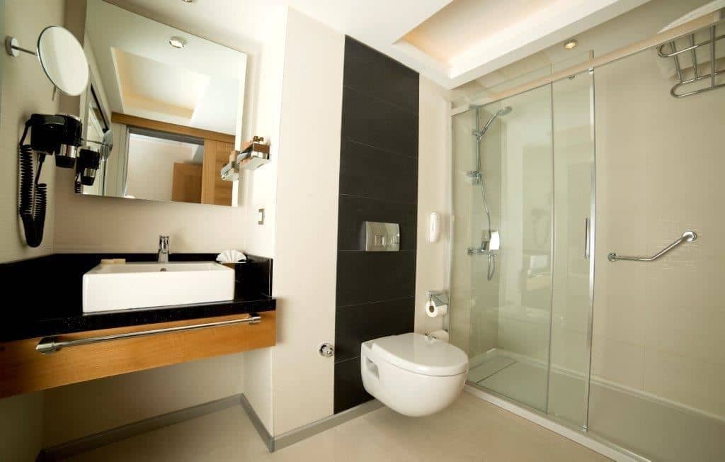 rooms-standard-land-view-room